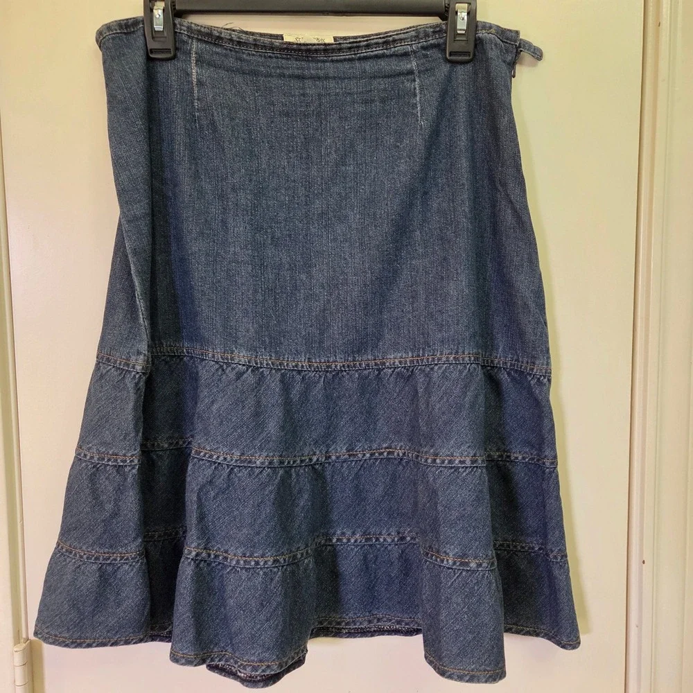 St Johns Bay Blue Denim Tiered Midi Skirt Womens 8 Medium Wash A-Line Cotton